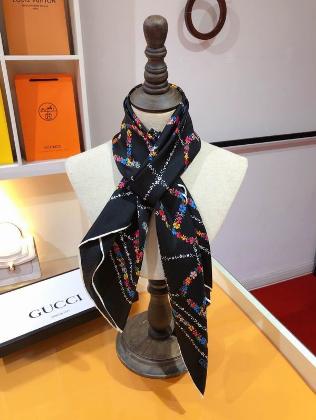 GG #SilkScarf