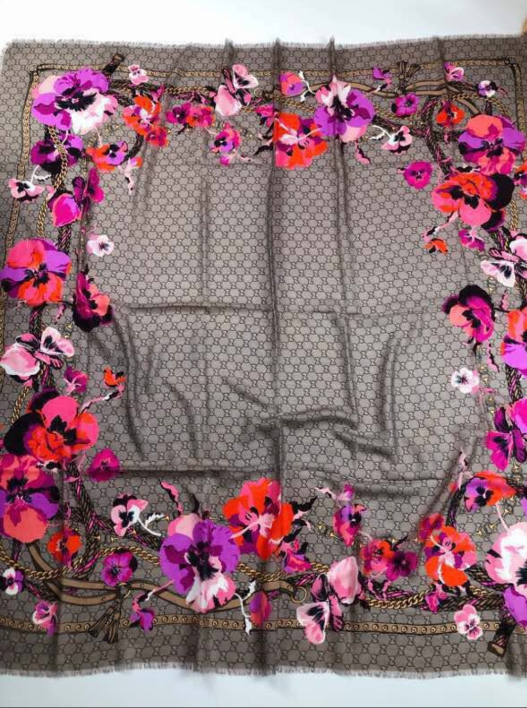 GG #SilkScarf