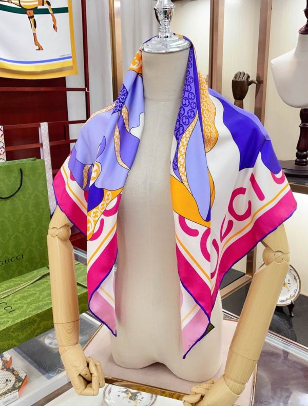 GG #SilkScarf