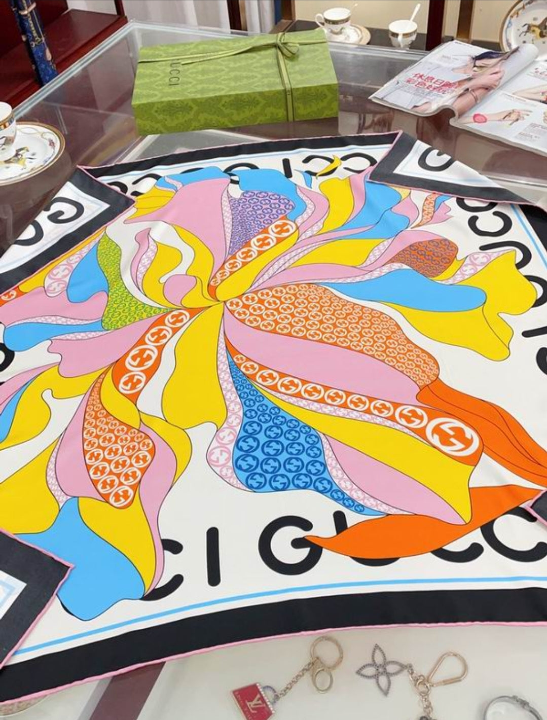 GG #SilkScarf
