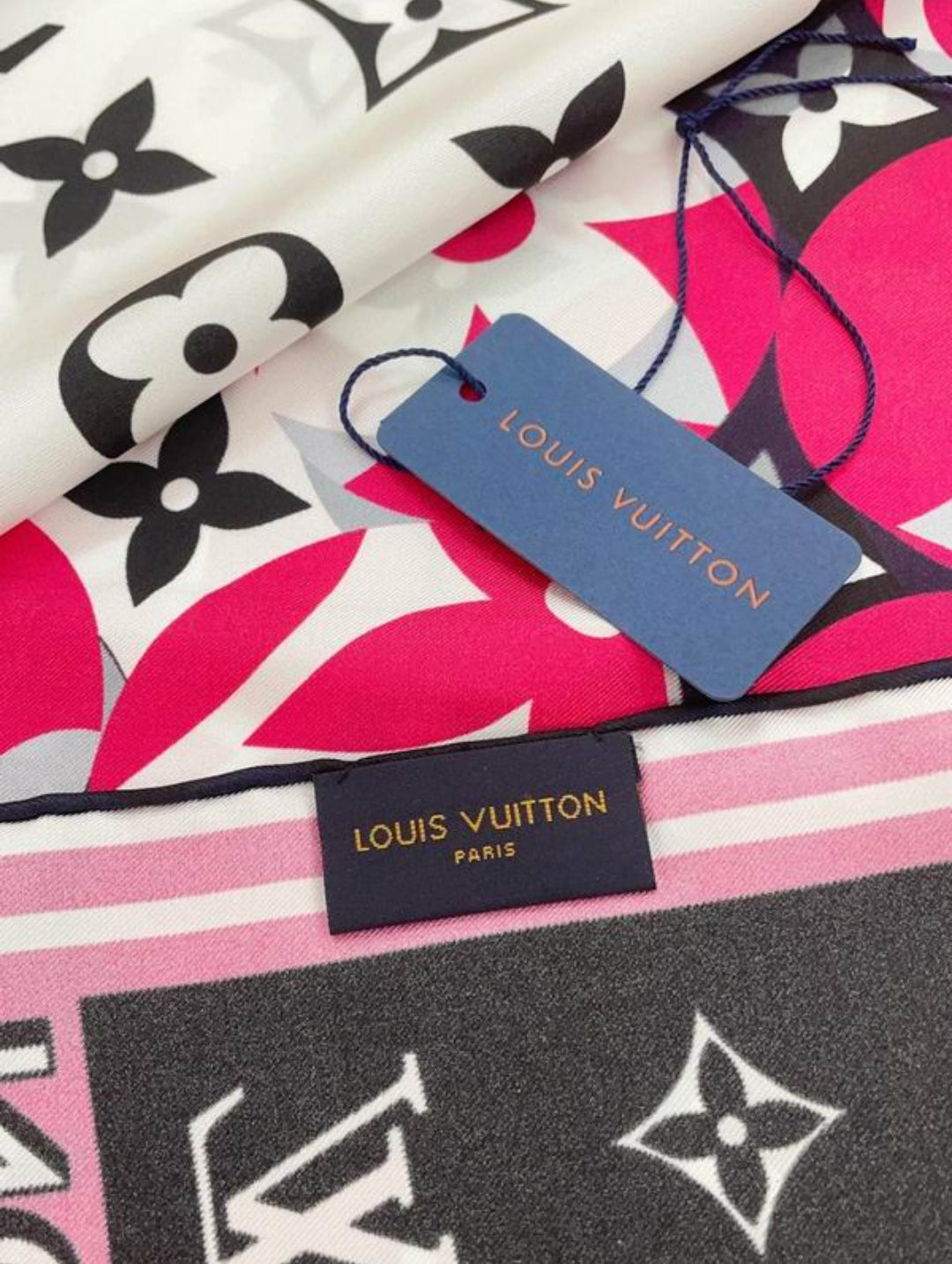 LV #SilkScarf (2Colors)