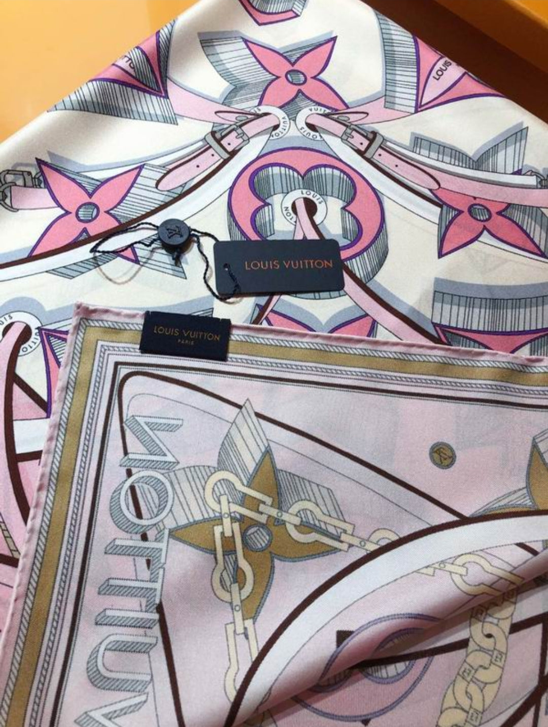 LV #SilkScarf