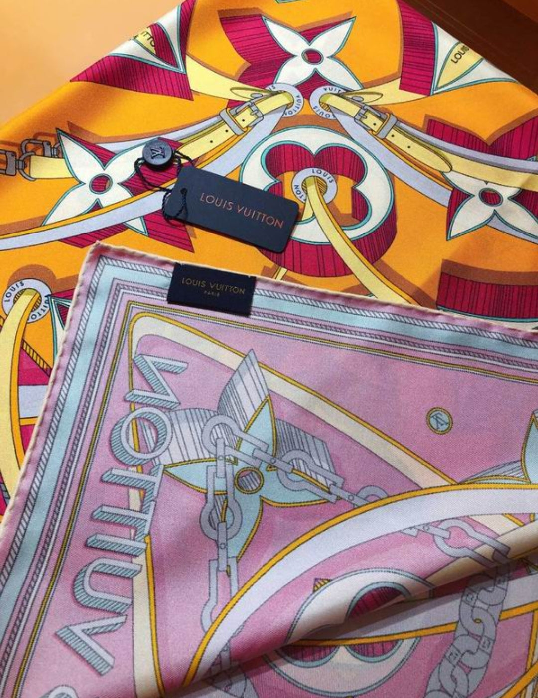 LV #SilkScarf