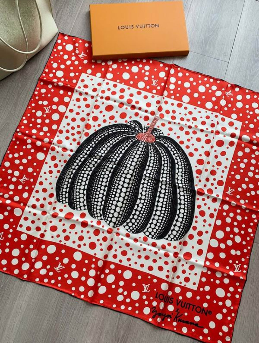 LV #SilkScarf