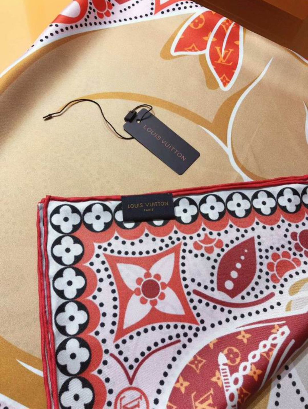 LV #SilkScarf