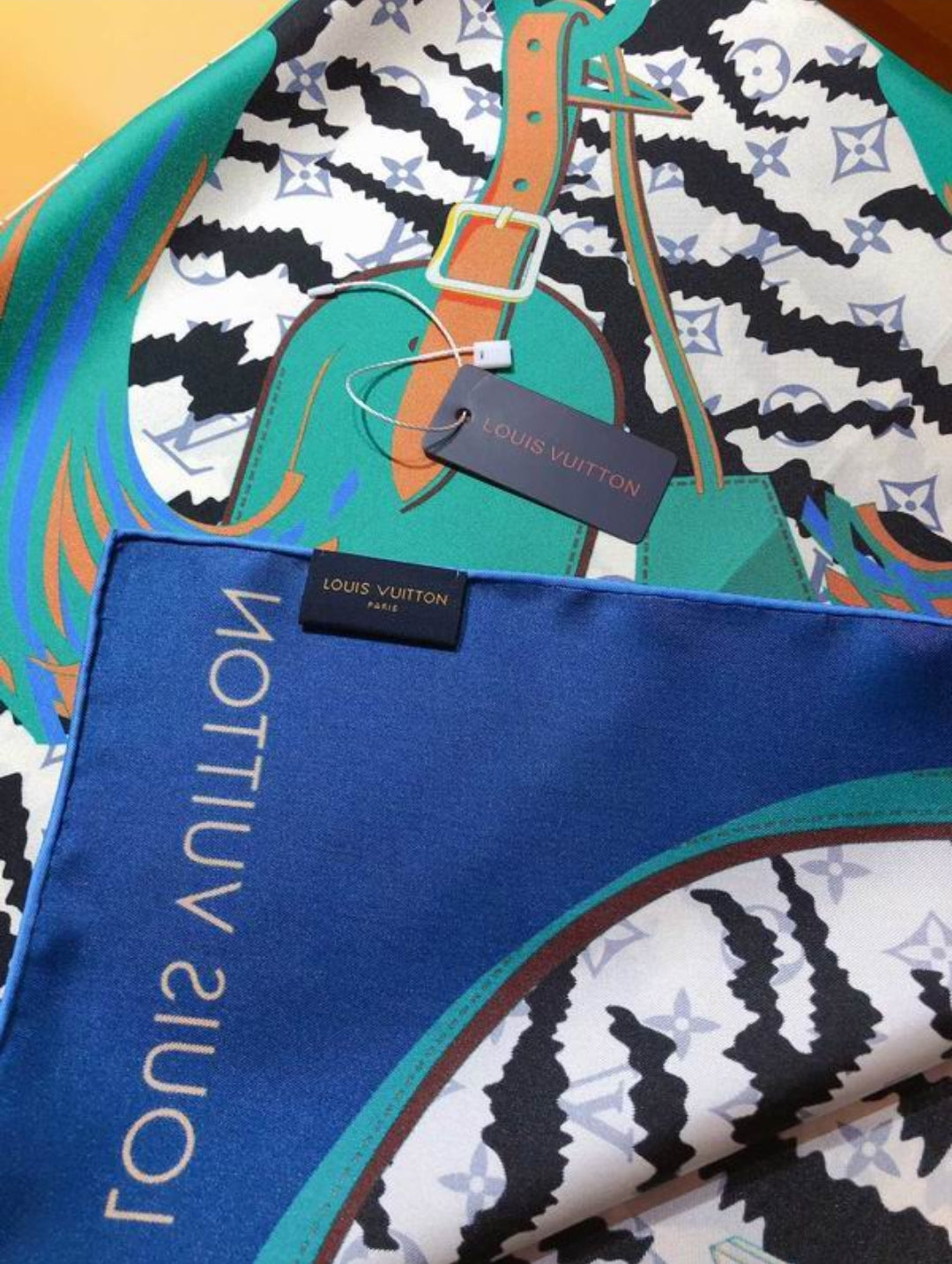 LV #SilkScarf