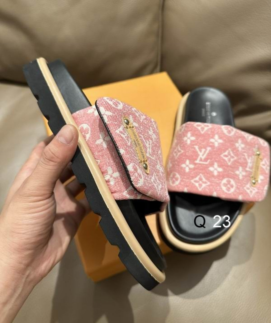 LV #PoolPillow Slides