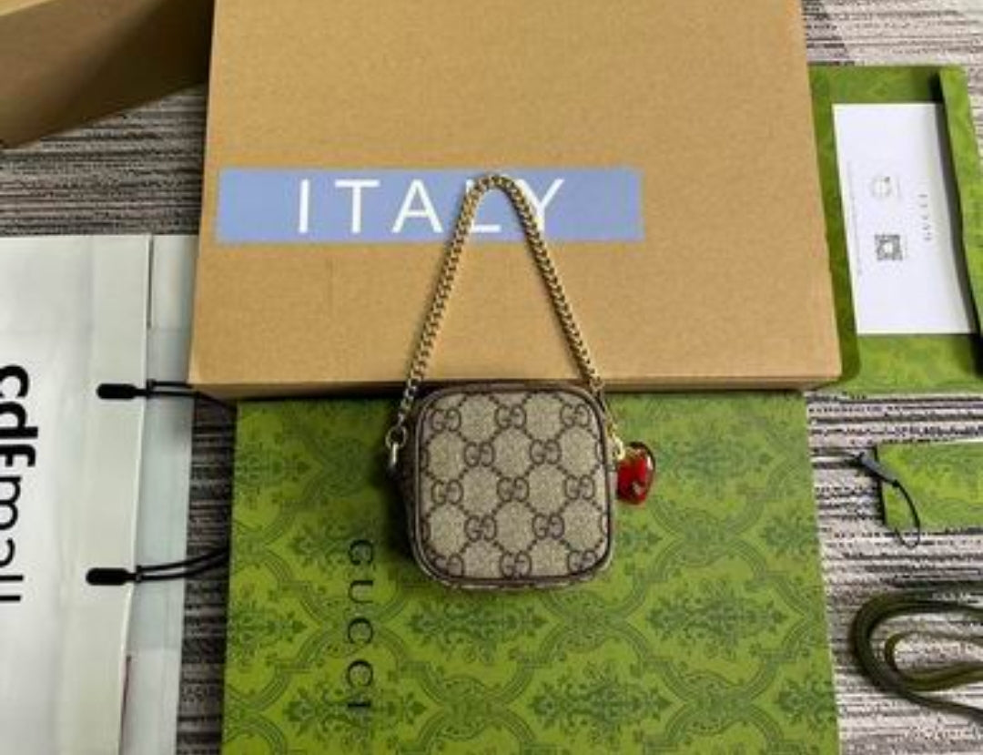 GG #Supreme Mini Coin Bag& Strawberry Keychain