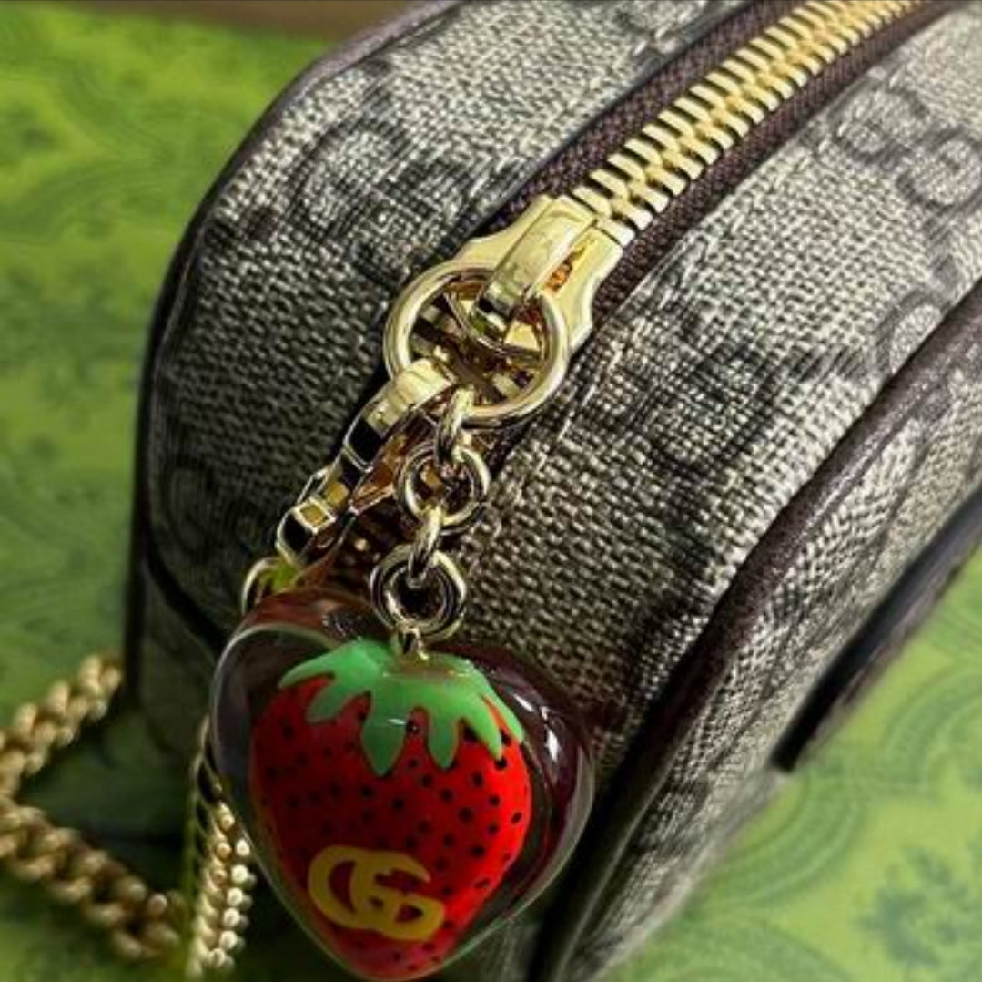 GG #Supreme Mini Coin Bag& Strawberry Keychain