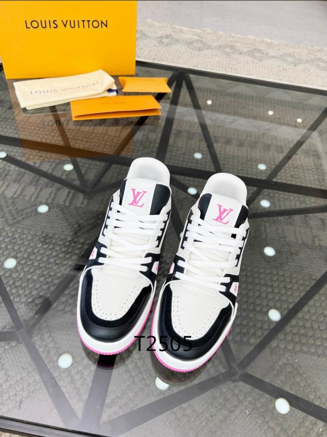 LV #Trainer Sneaker