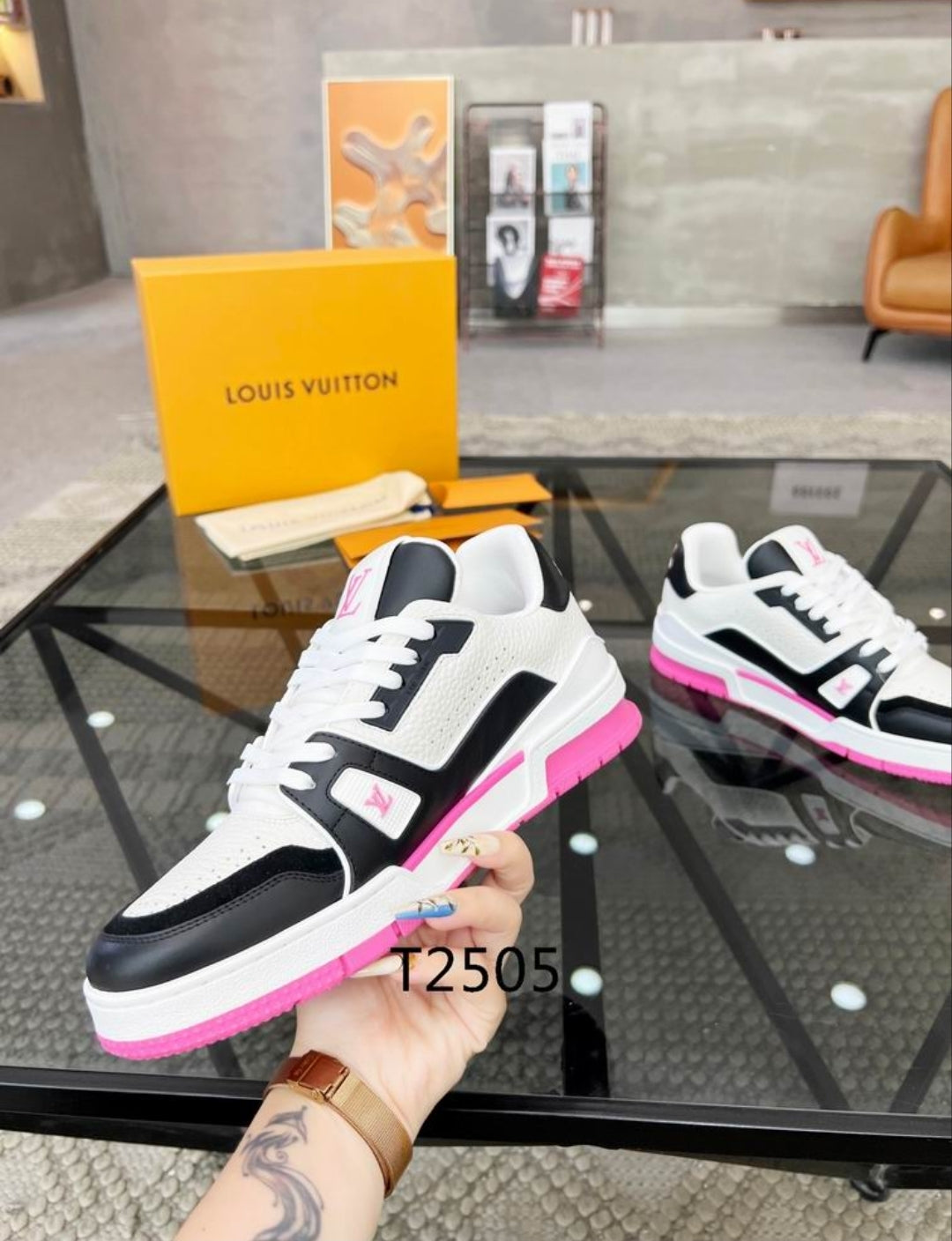 LV #Trainer Sneaker