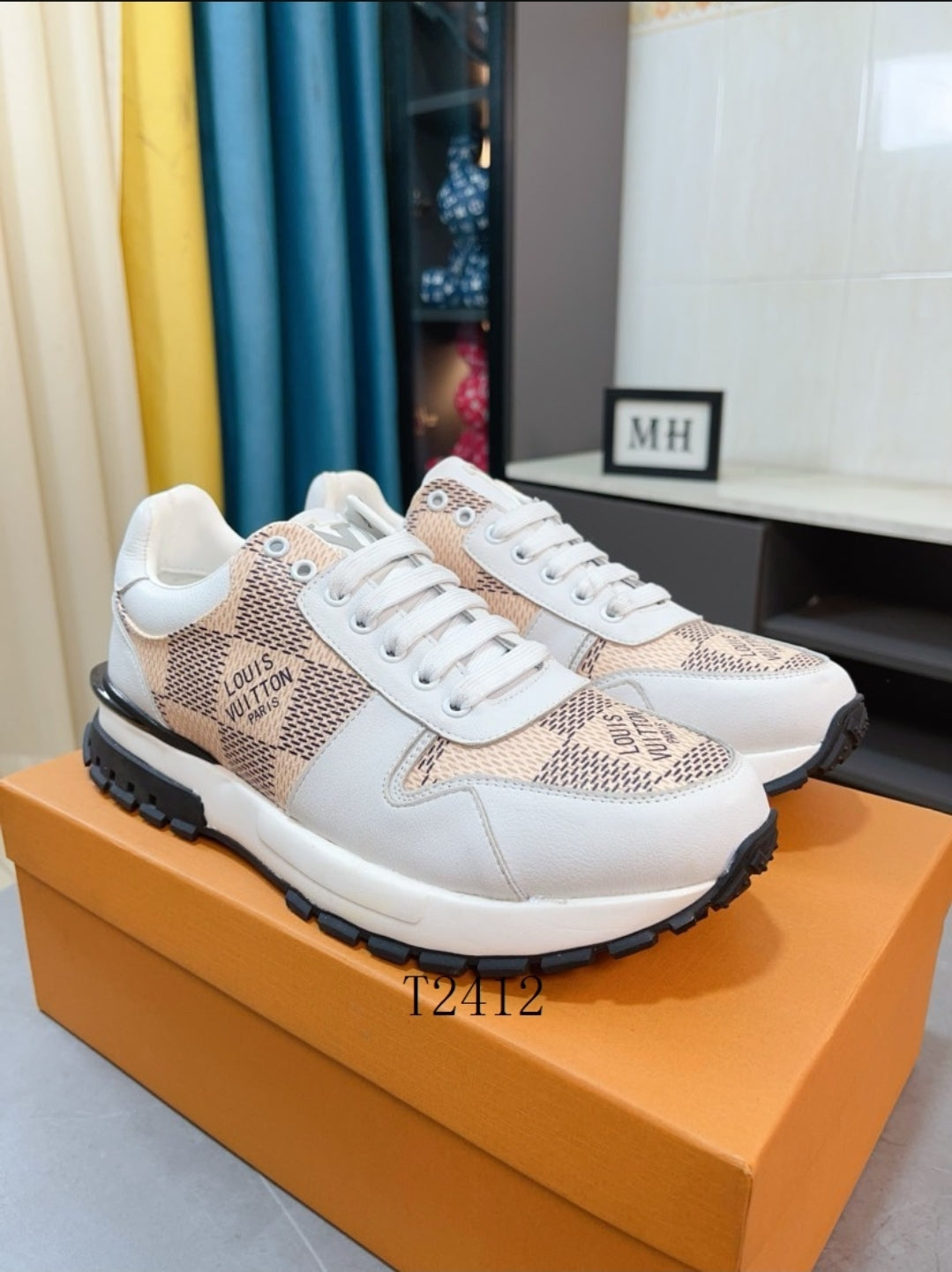 LV #Run Away