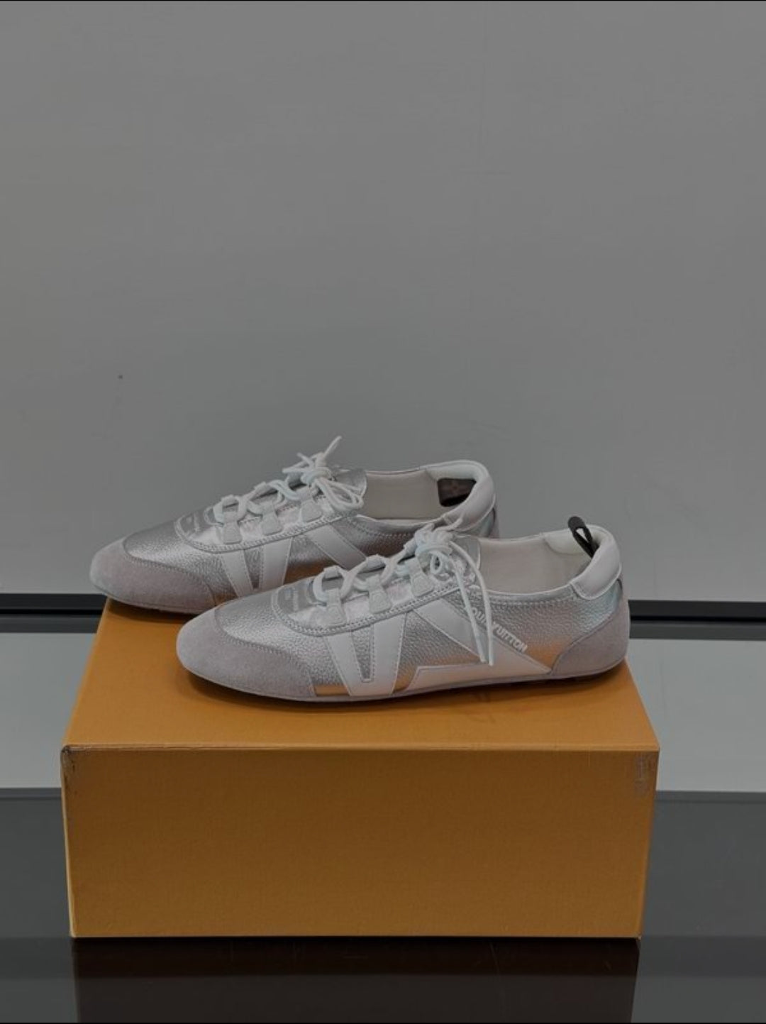 LV #Sneakerina