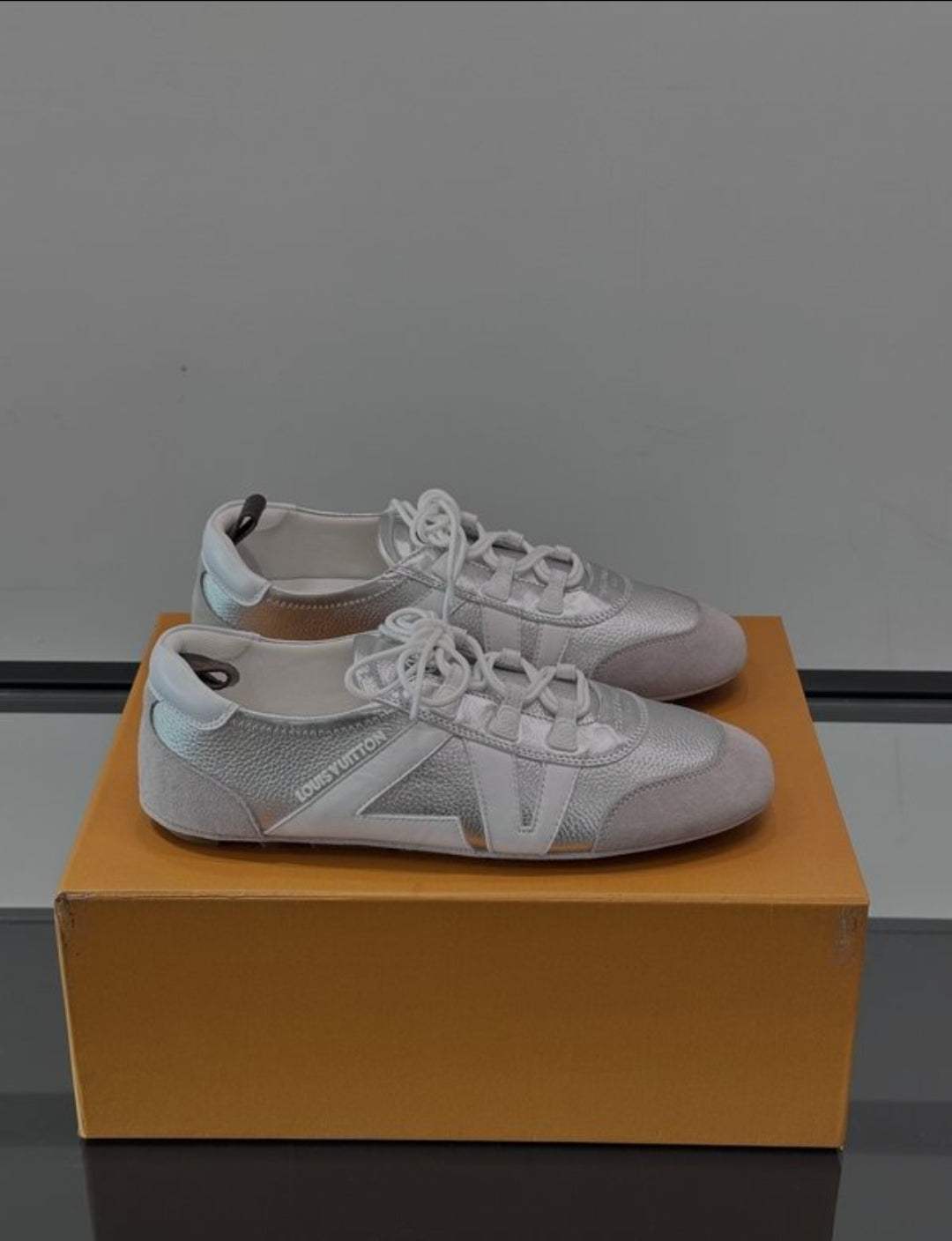 LV #Sneakerina