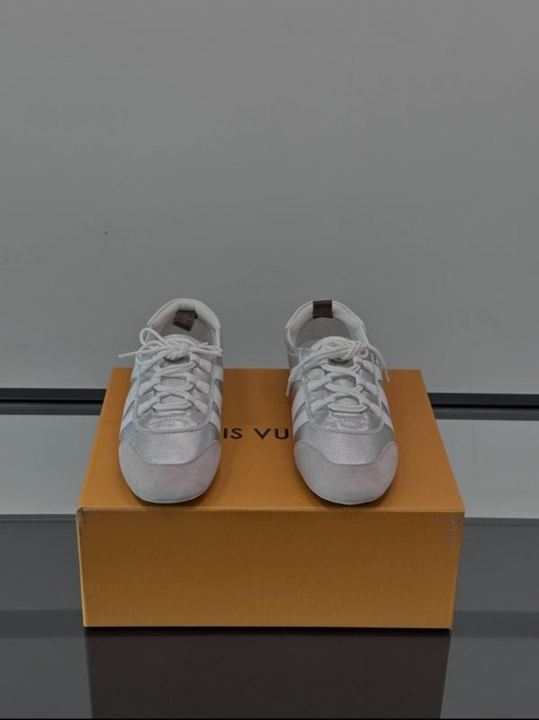 LV #Sneakerina