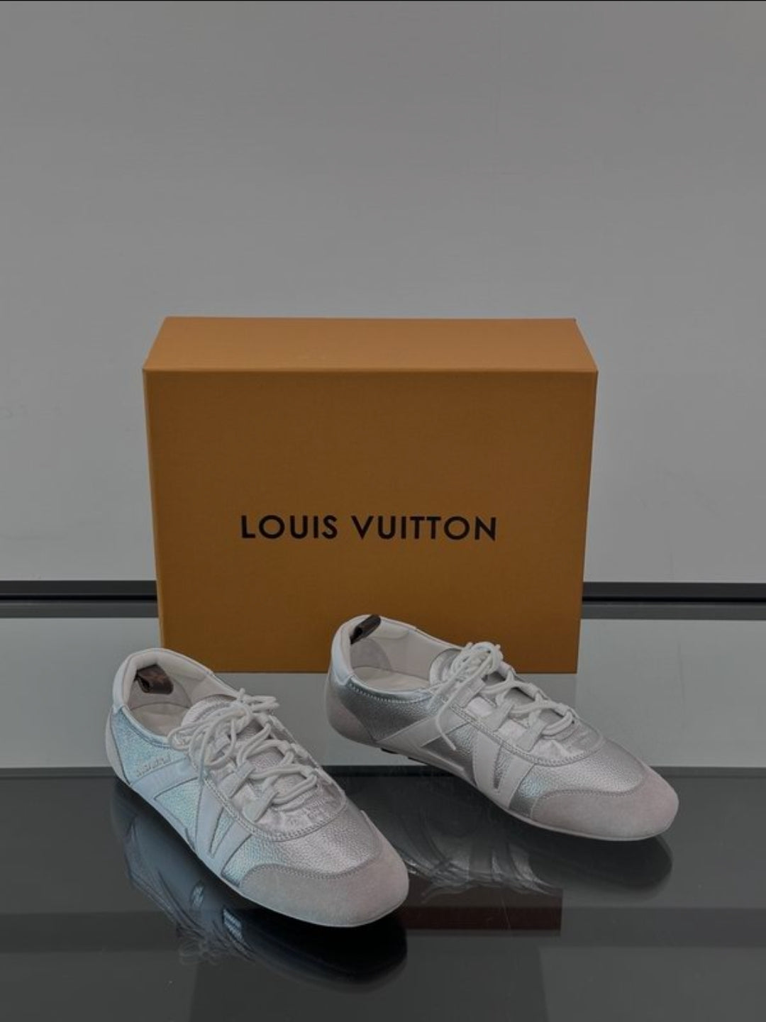 LV #Sneakerina