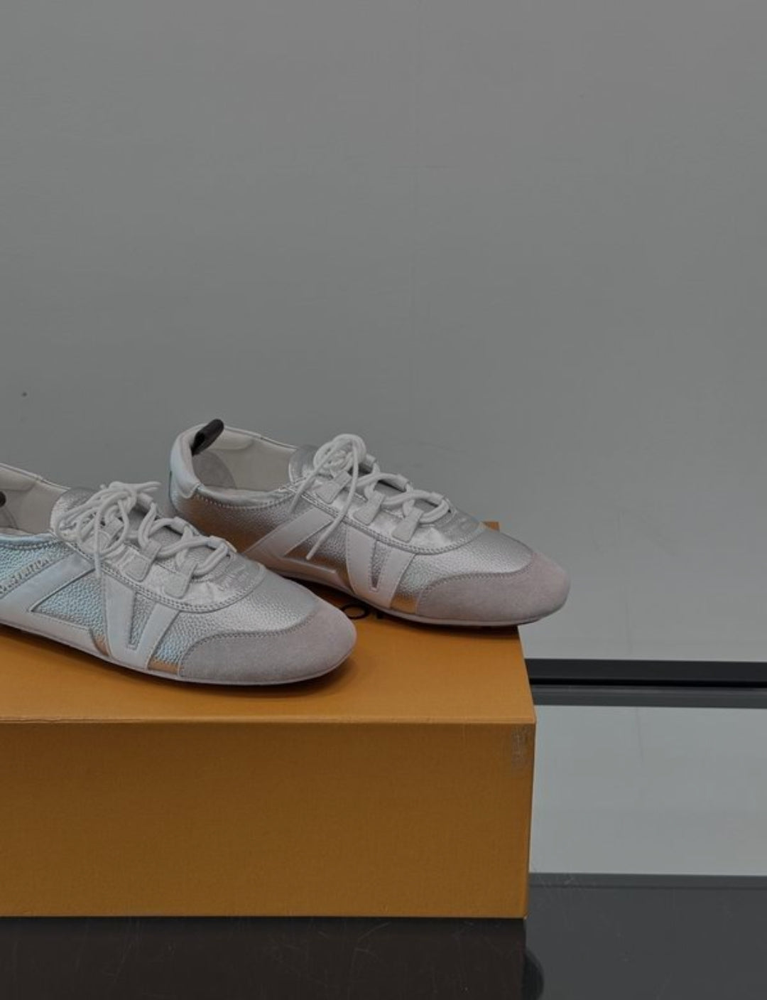 LV #Sneakerina