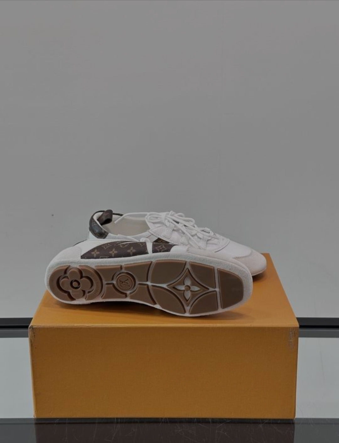 LV #Sneakerina