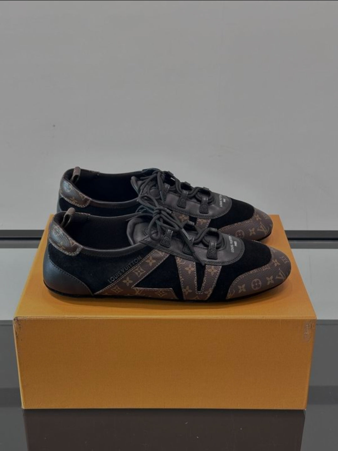 LV #Sneakerina
