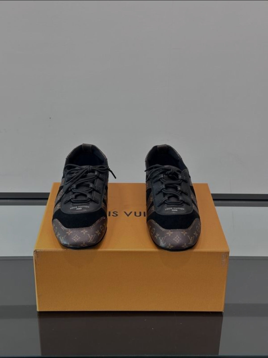LV #Sneakerina