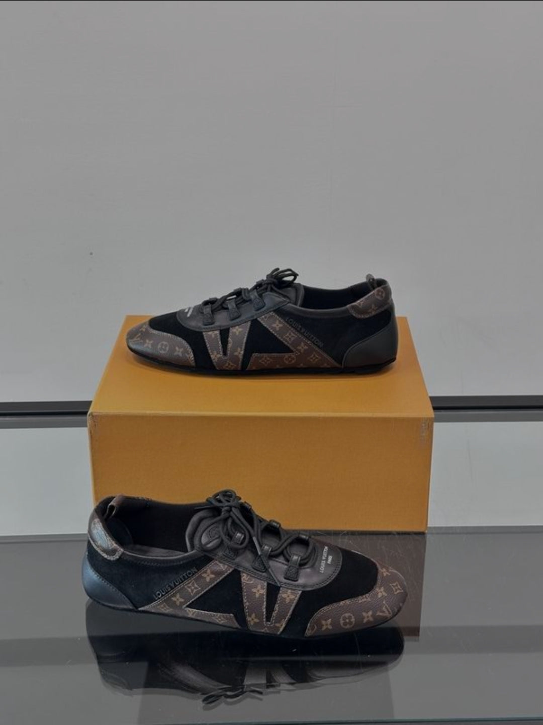 LV #Sneakerina