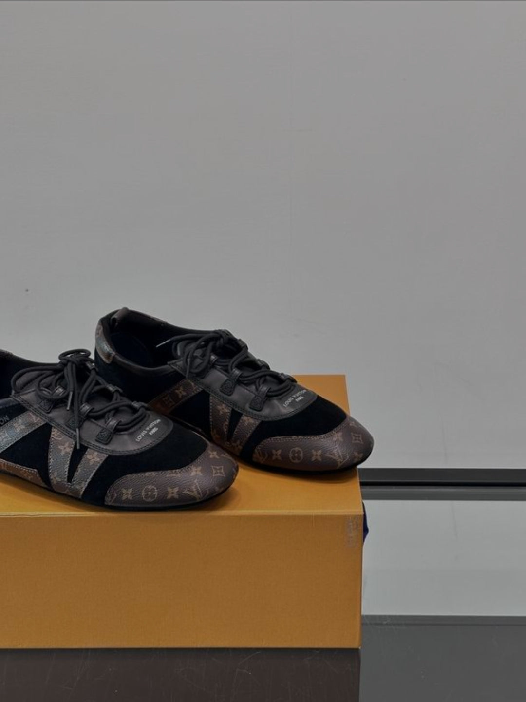 LV #Sneakerina