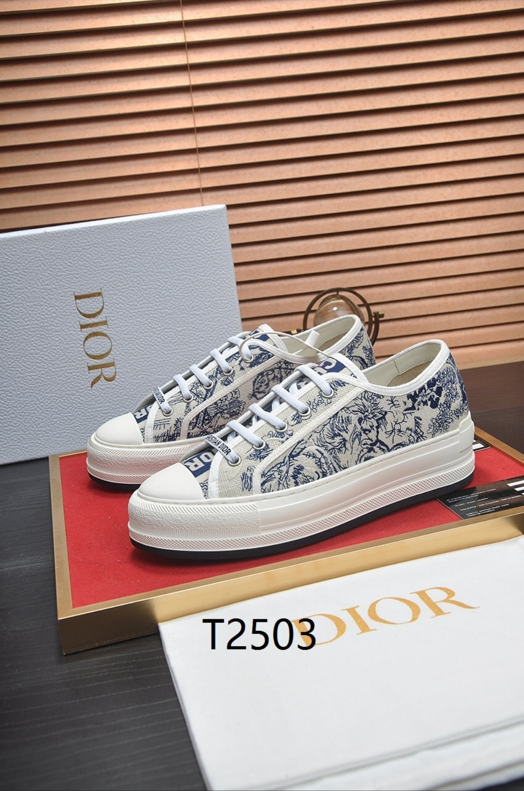 CD #Walk'n Sneaker