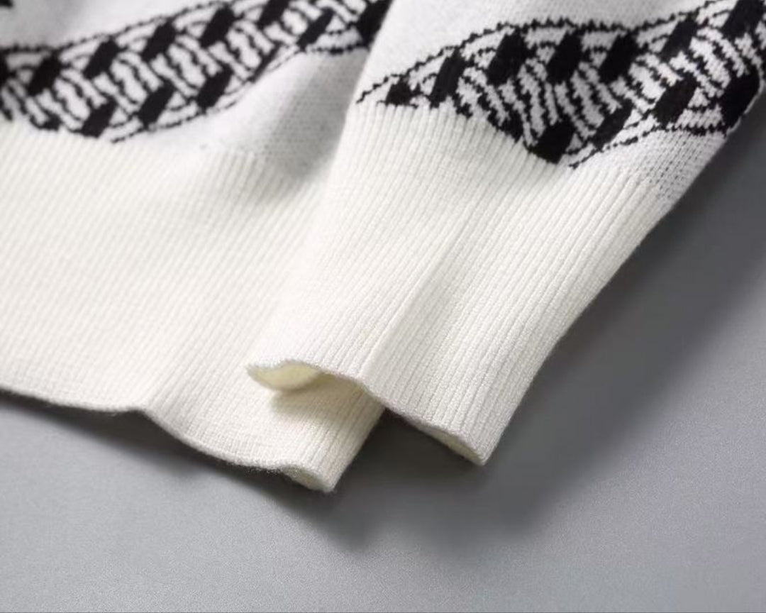 Giv #Chain Jacquard Sweater