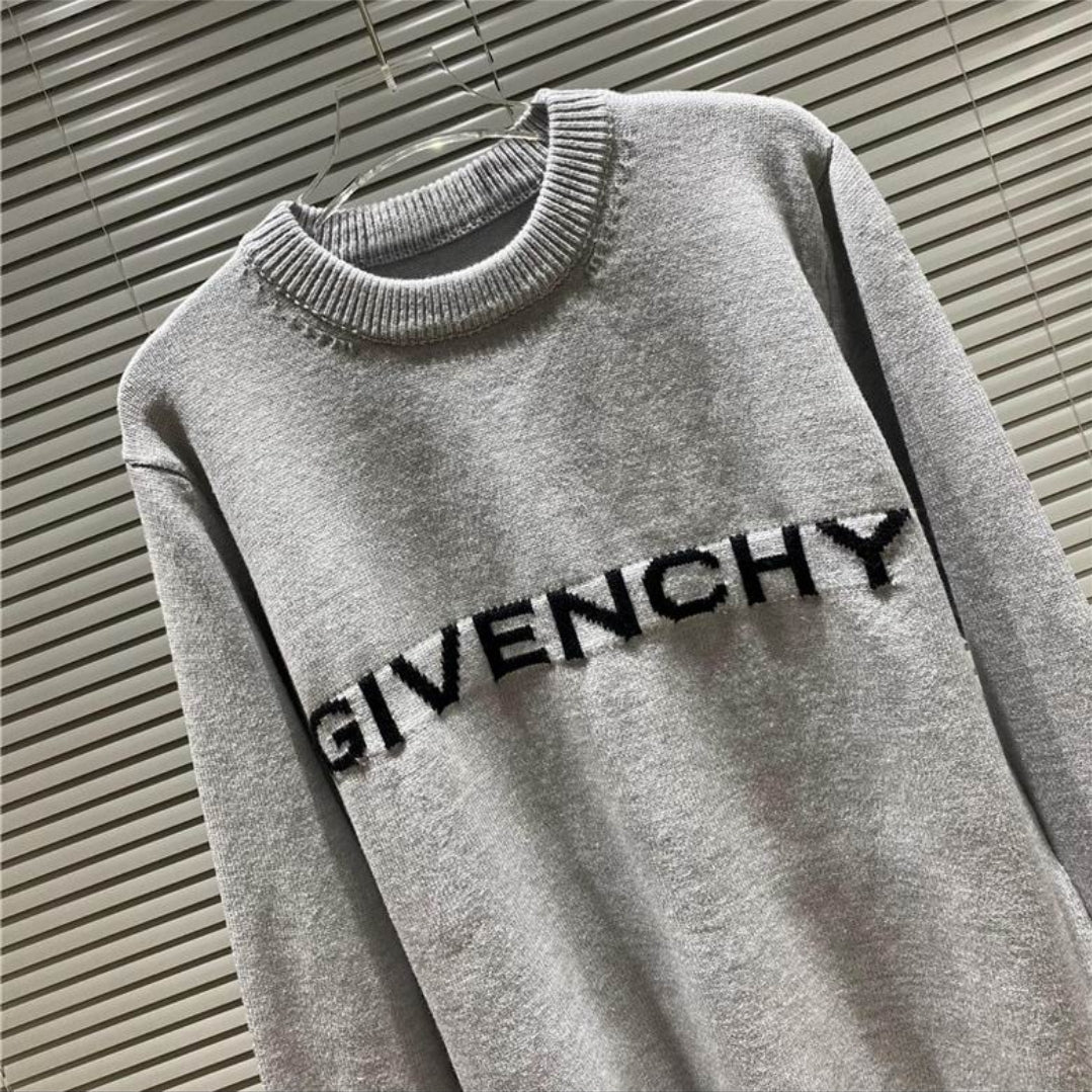 Giv #Anniversary×Disney Sweater