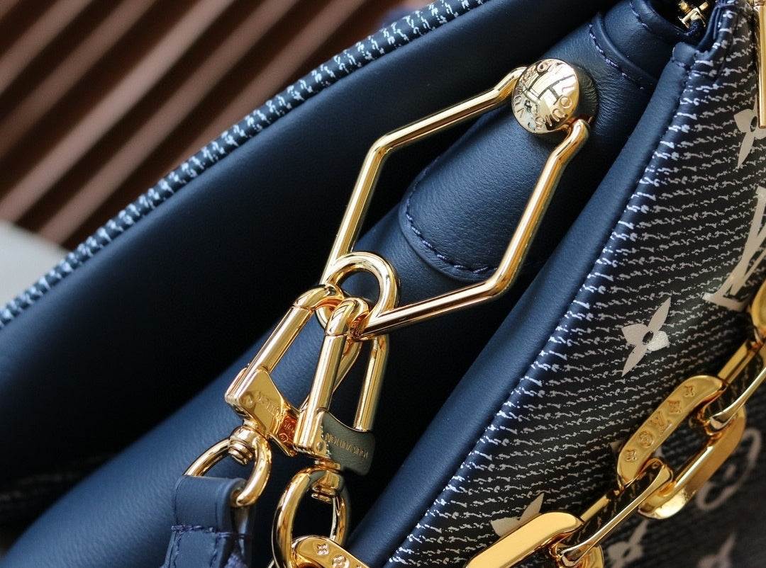 LV #Coussin