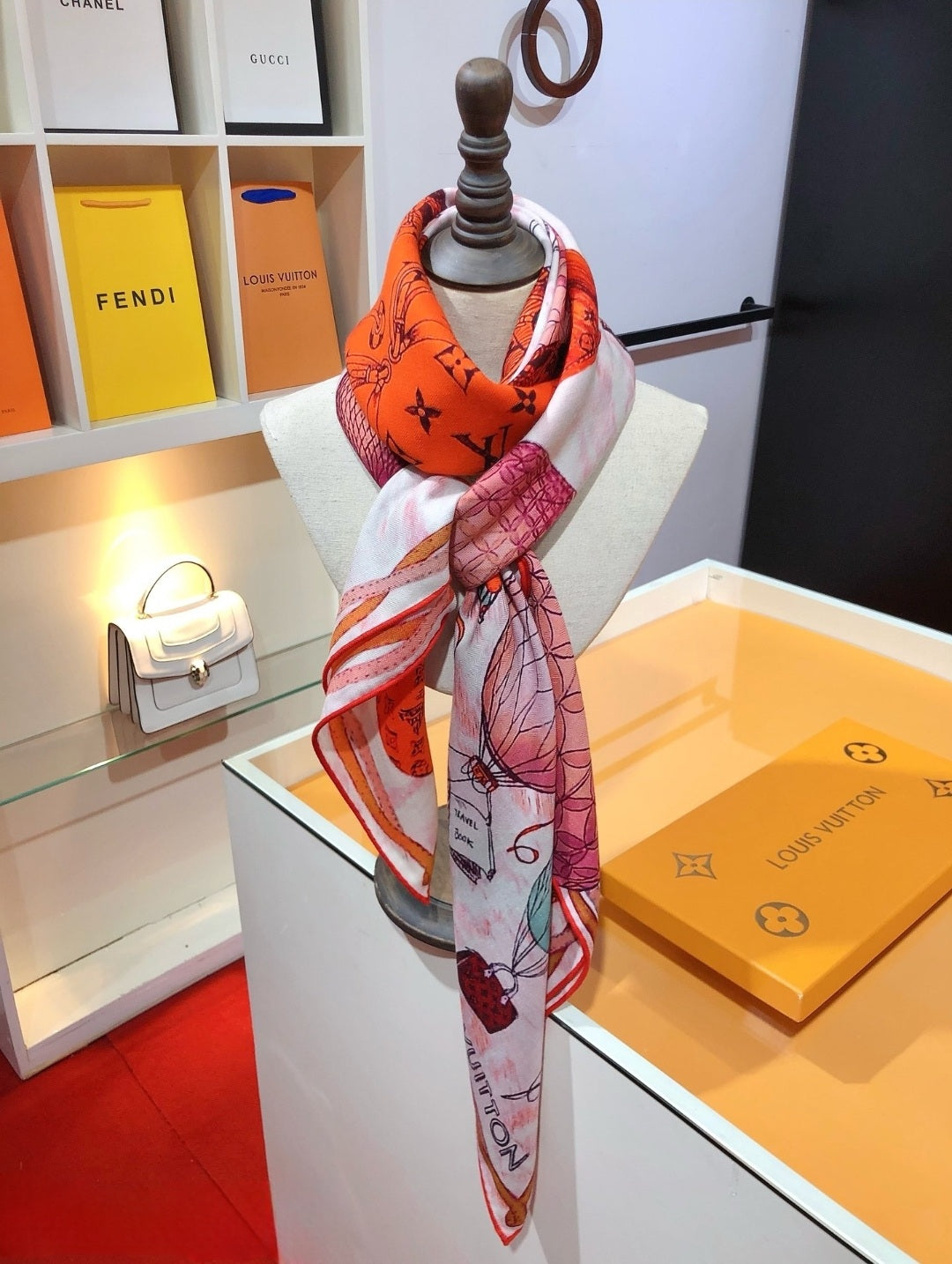 LV #BalloonMonogram Scarf