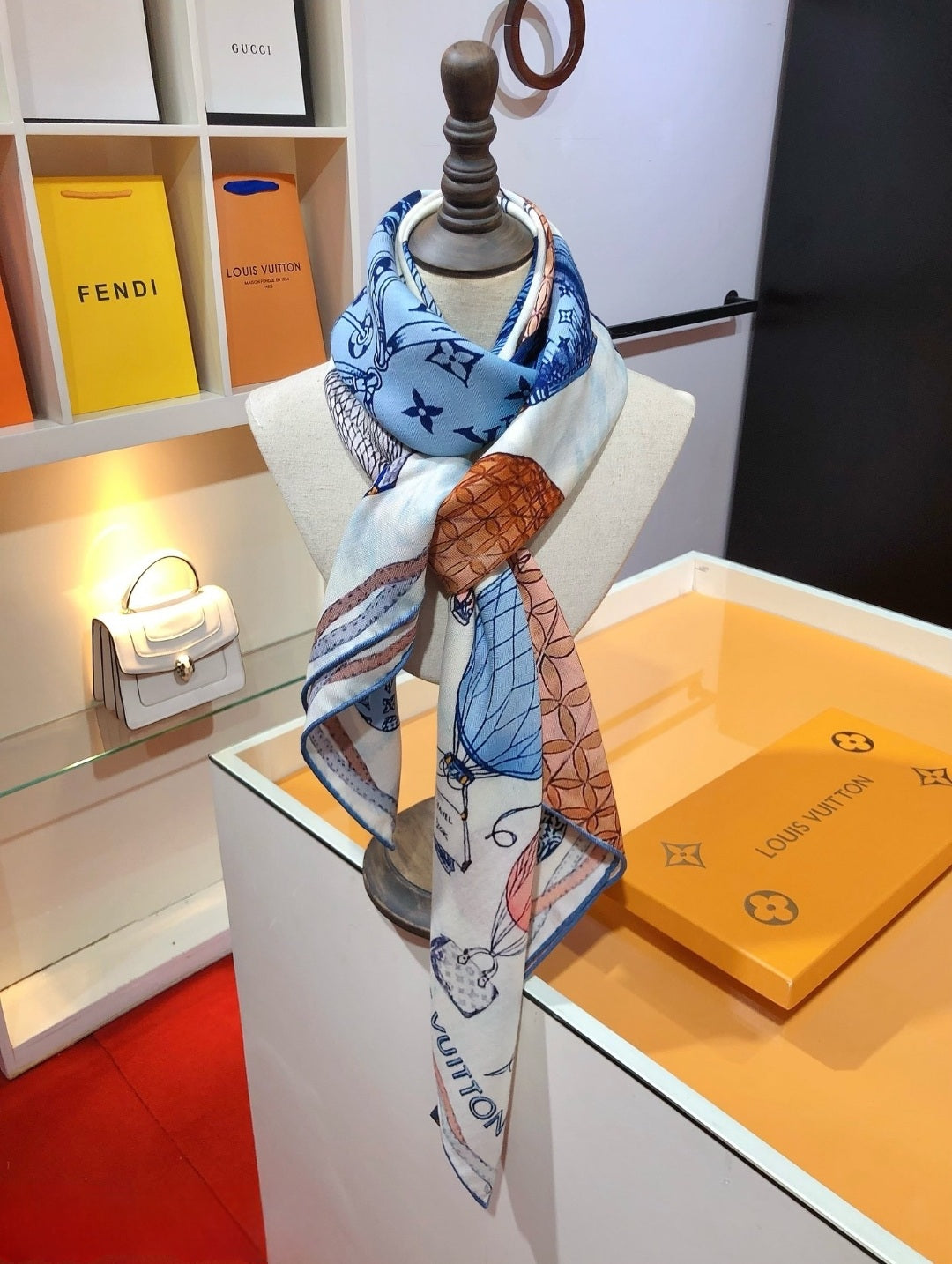 LV-SilkBalloon Scarf