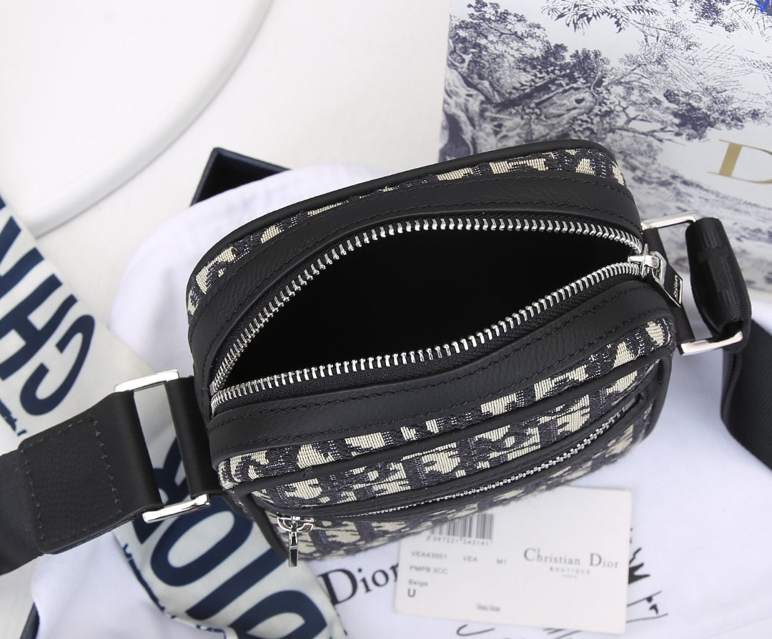 CD #CrossBody