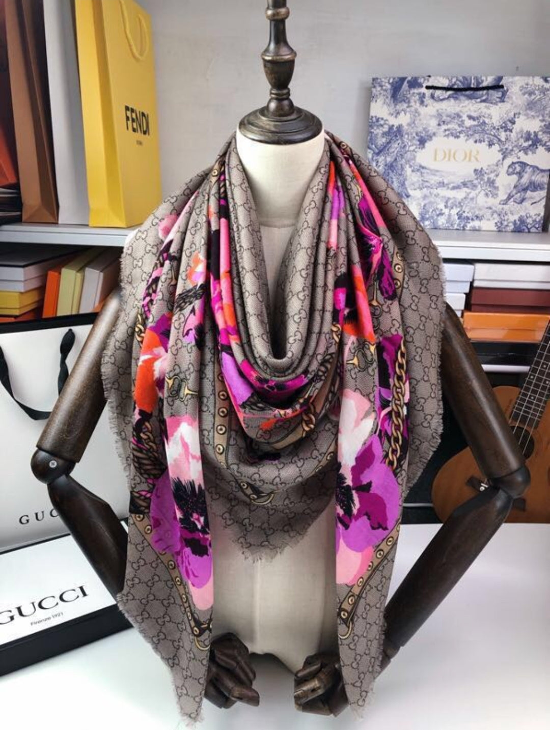 GG #SilkScarf