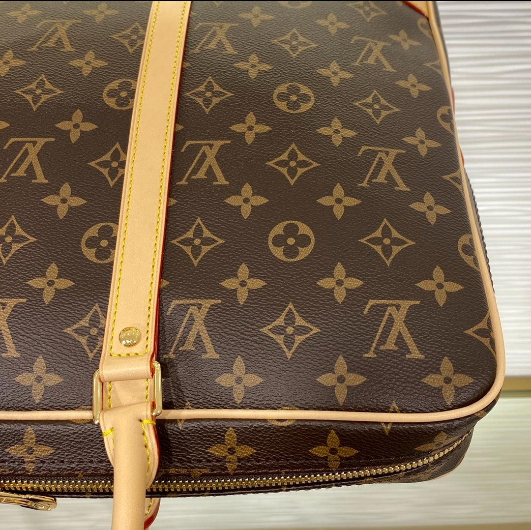 LV #Porte-Briefcase