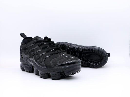 NKe #TripleBlack VaporMax Plus