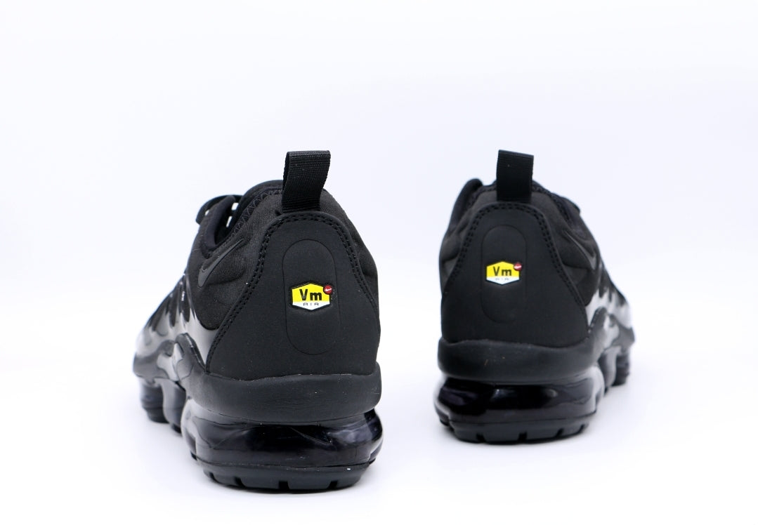 NKe #TripleBlack VaporMax Plus