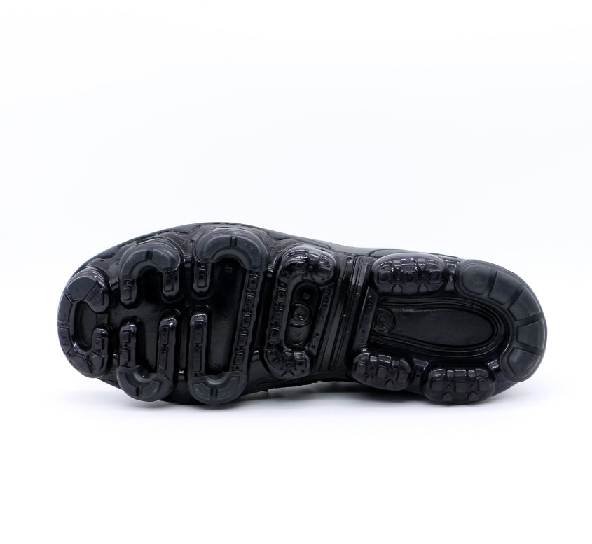 NKe #TripleBlack VaporMax Plus