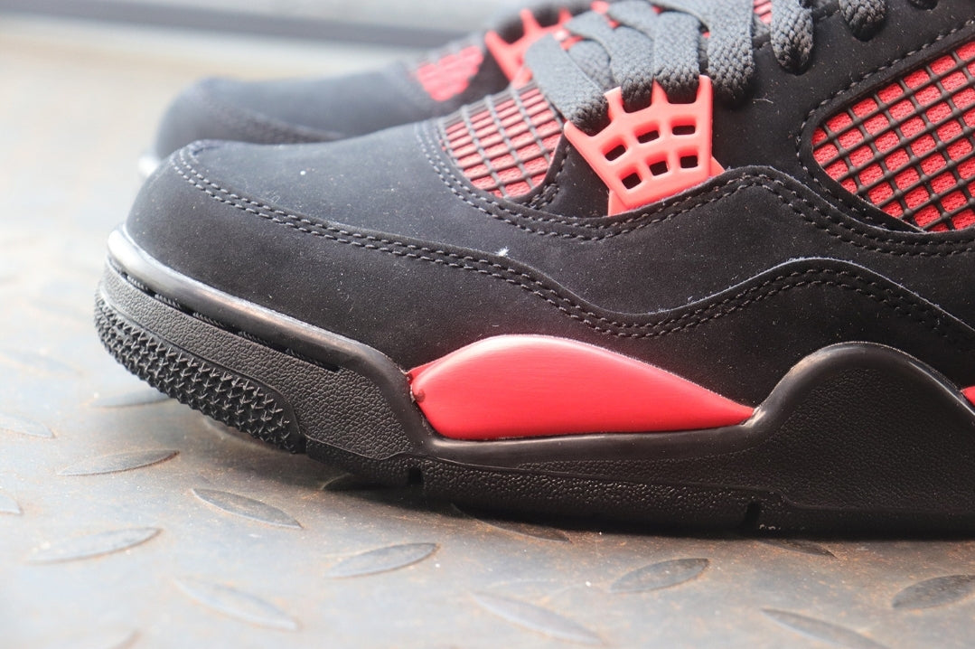 AJ #RedThunder Retro4