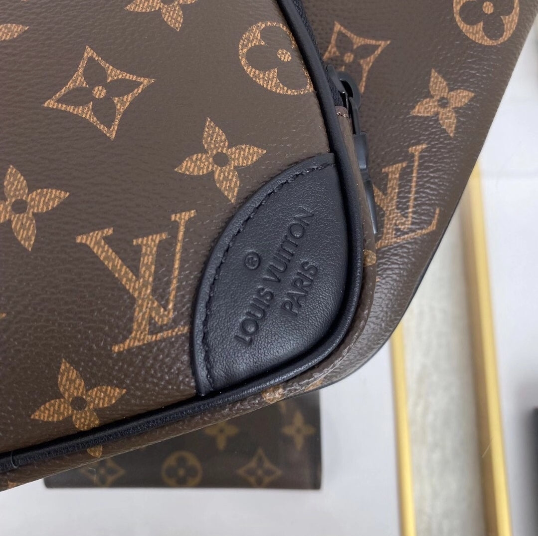 LV #Macassar BodyBag