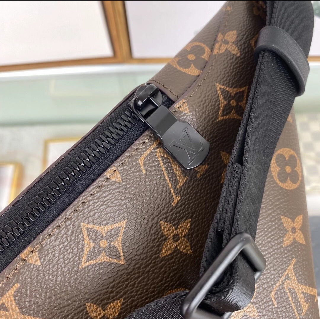 LV #Macassar BodyBag