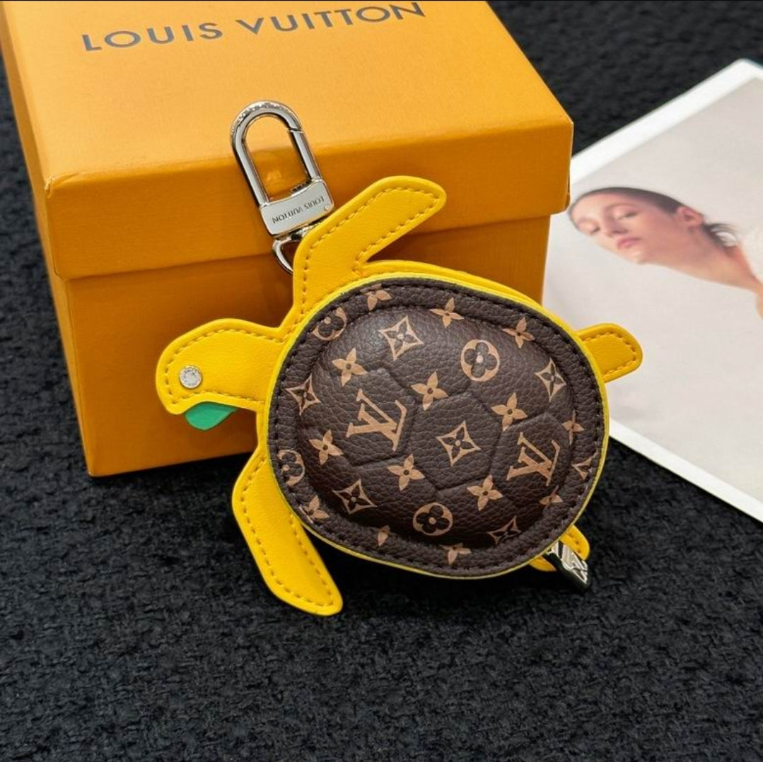 LV #PouchBag Charm (3Colors)