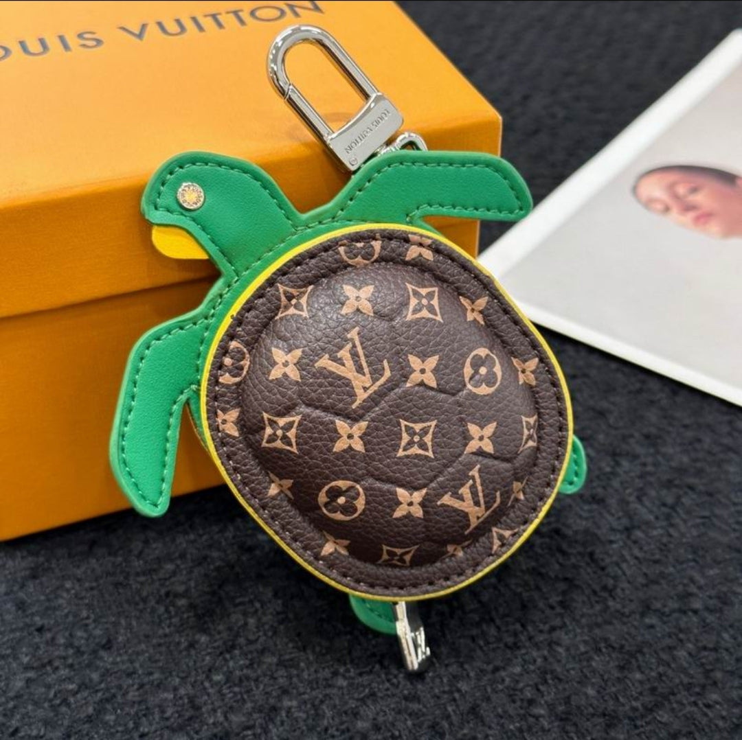 LV #PouchBag Charm (3Colors)