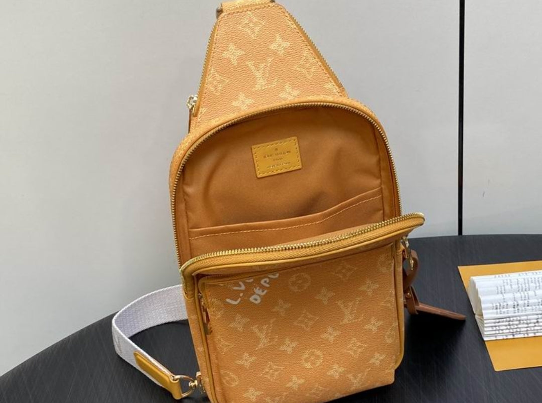 LV #NYAvenue Sling