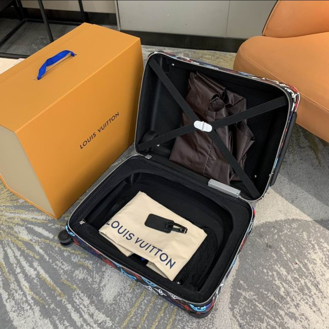 LV #Horizon Luggage