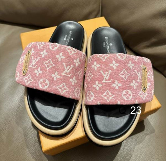 LV #PoolPillow Slides