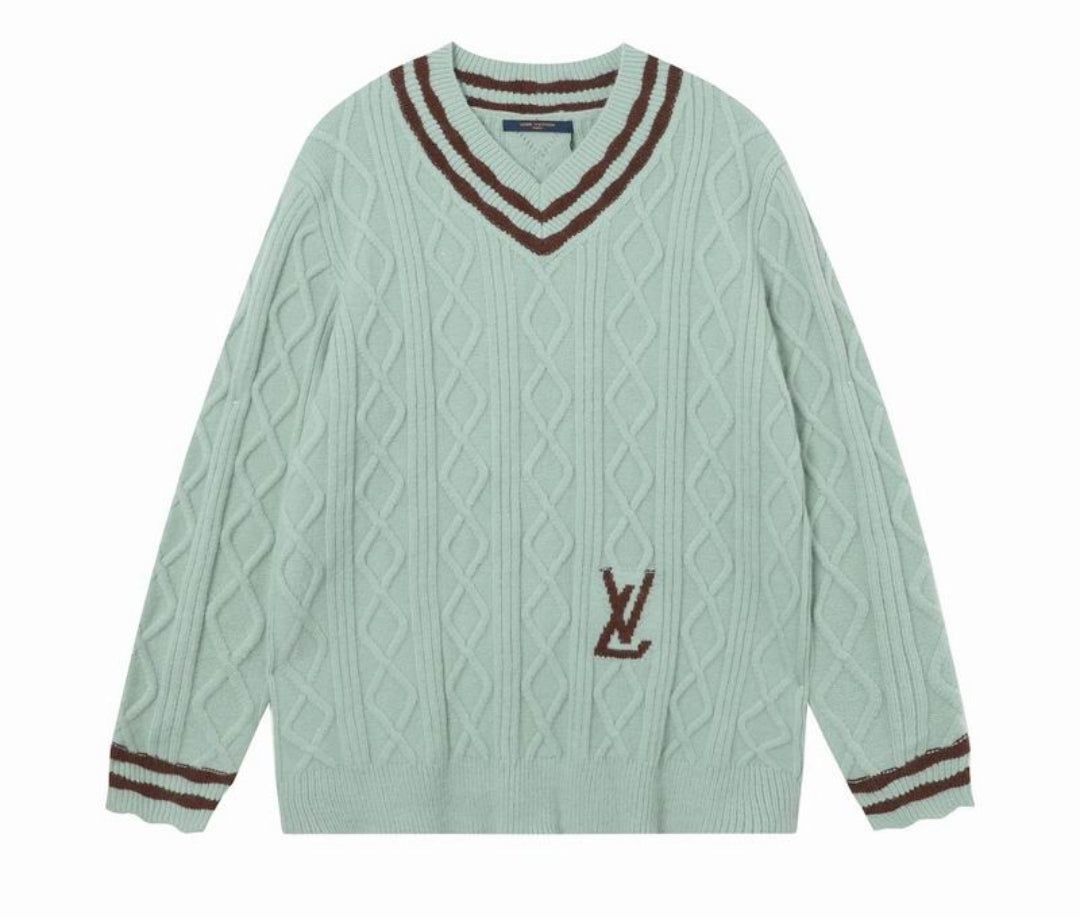 LV #CableKnit V-Kneck