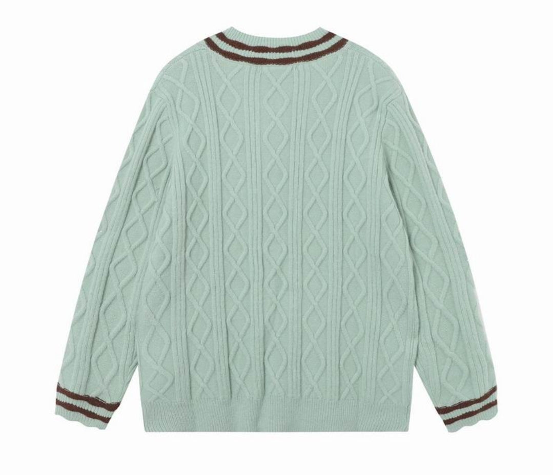 LV #CableKnit V-Kneck