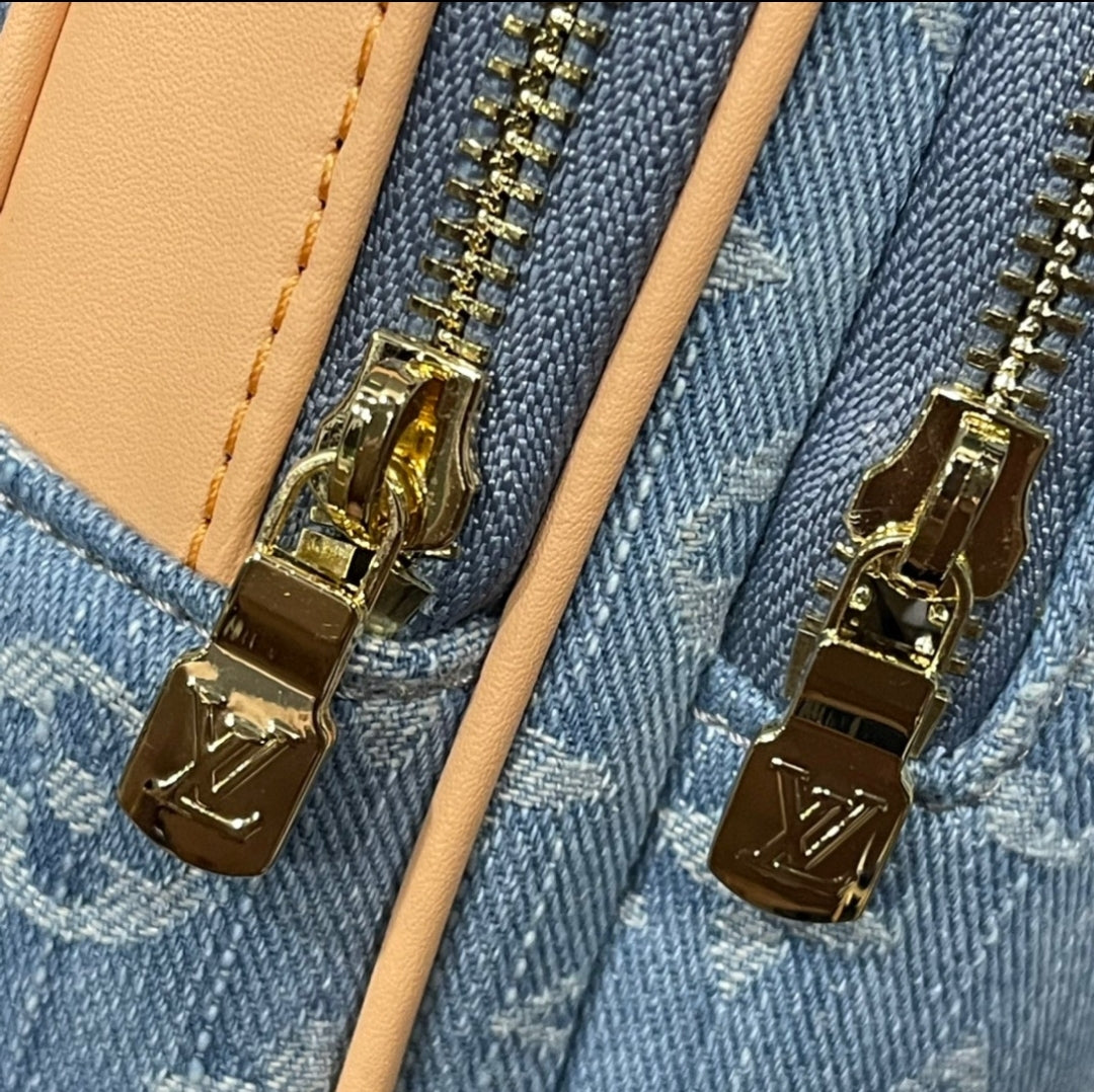 LV #AlphaDenim Messenger