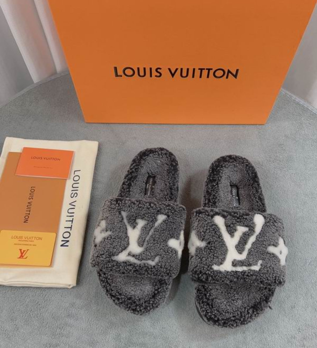 LV #Fur CosyMule